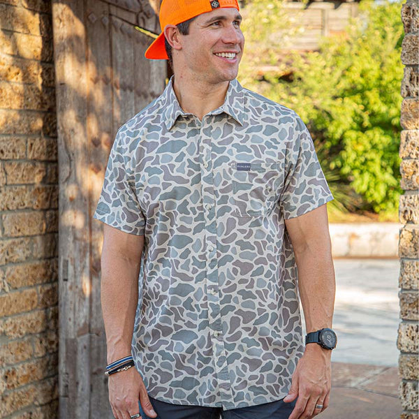 Columbia Slack Tide™ Camp Shirt  Men short sleeve, Mens shirts, Short  sleeve button up