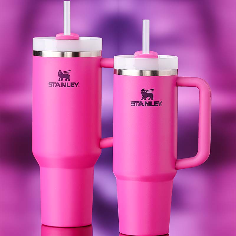 The 30oz Quencher H2.0 Flowstate™ Tumbler in Fuchsia