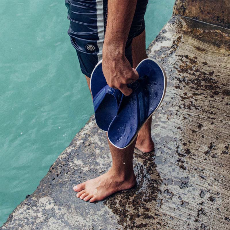 Men&#39;s Leeward Everyday Beach Sandals in Navy