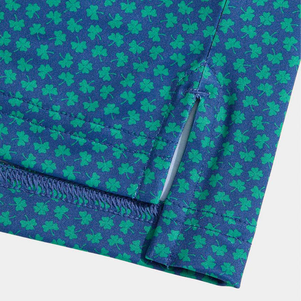 Vineyard Vines On-The-Go Sankaty Polo in Micro Clover Moonshine sleeve detail with hidden side zipper pocket and patterned performance fabric.