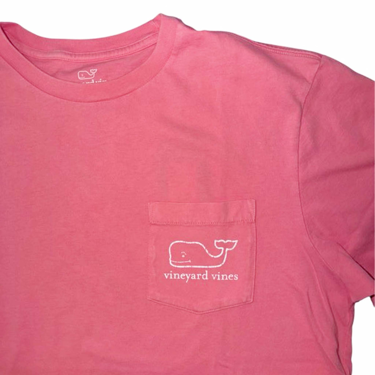 Vineyard Vines Bahama Breeze short sleeve pocket t-shirt with white whale logo and vineyard vines text on chest pocket.