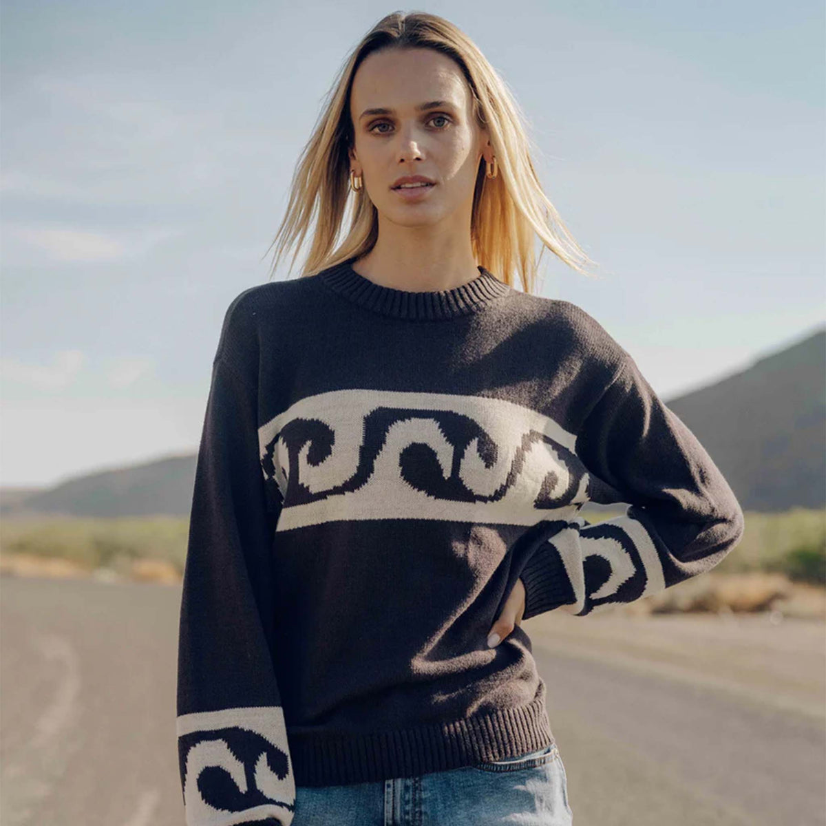 Billabong Wave Fade Crewneck Sweater in black and cream