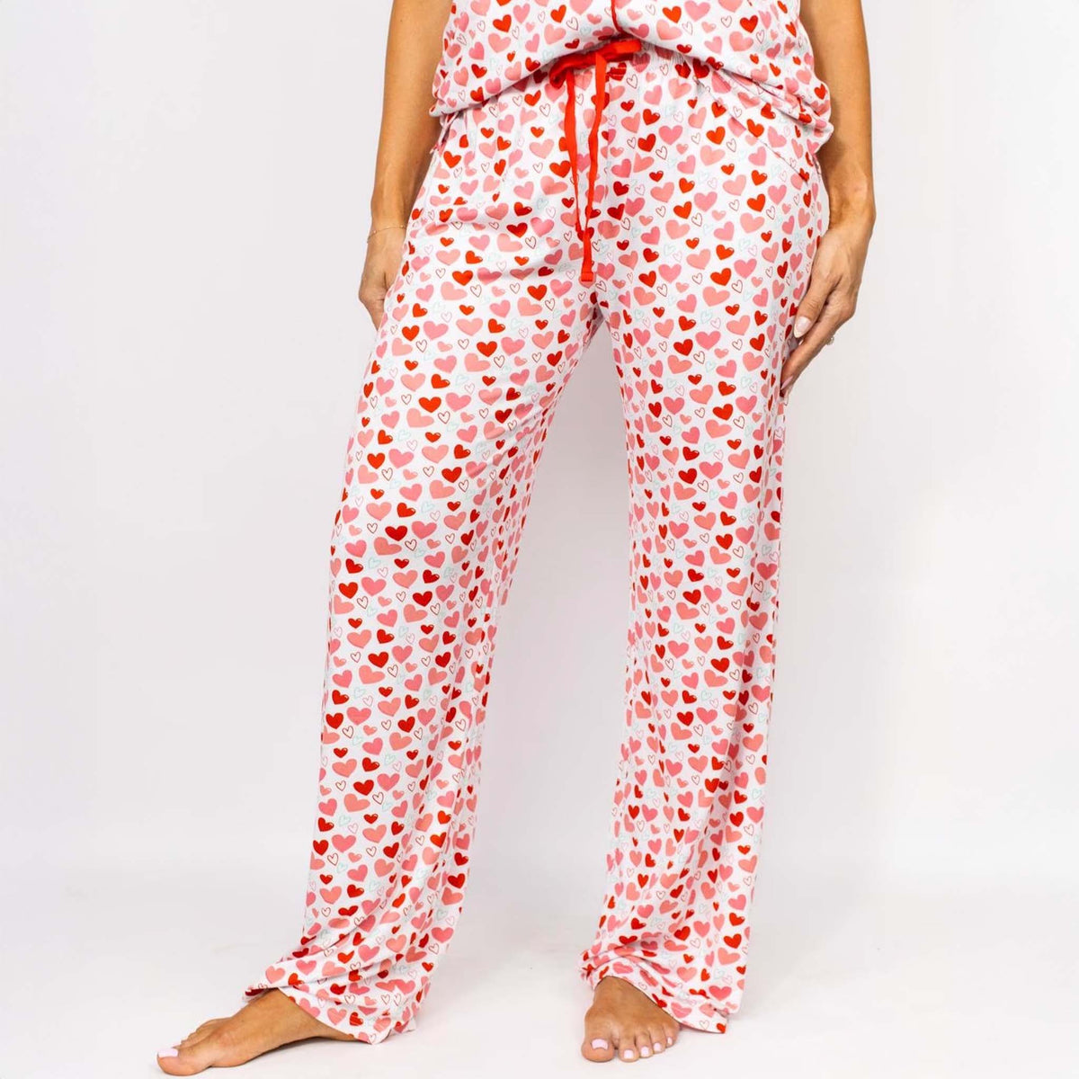 The Royal Standard Women's Scattered Hearts Pajama Pants