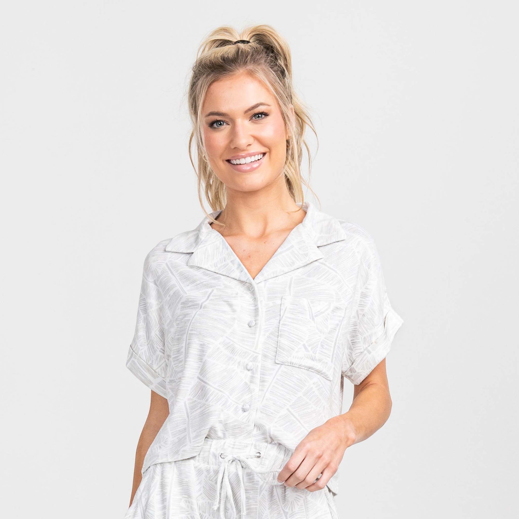 Southern Shirt Co. Wildest Dreams Boxy Pajama Top in Palm Beach