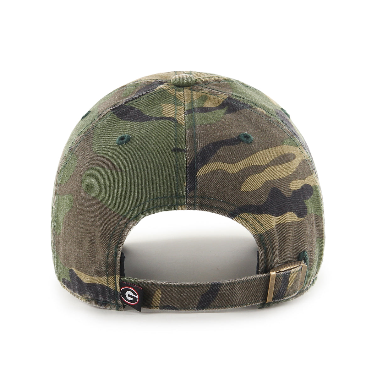 eorgia Bulldogs camo hat with adjustable strap and small team logo tag above closure.
