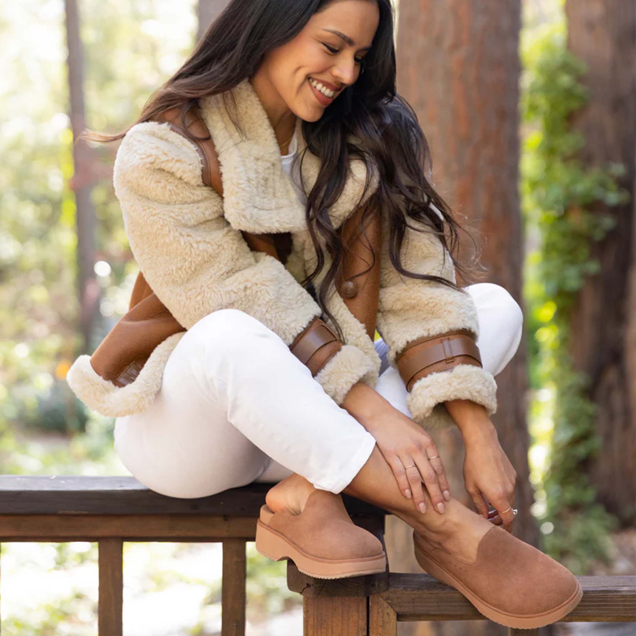 Women's Vista Skye Clogs Walnut Suede