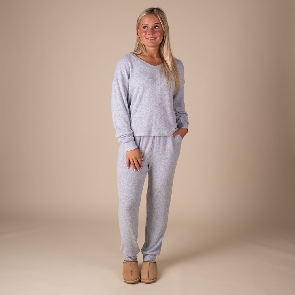 Kimberly C V-Neck Hacci Long Sleeve Lounge Top in Heathered Blue