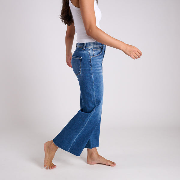 Mid Rise Crop Wide Jeans