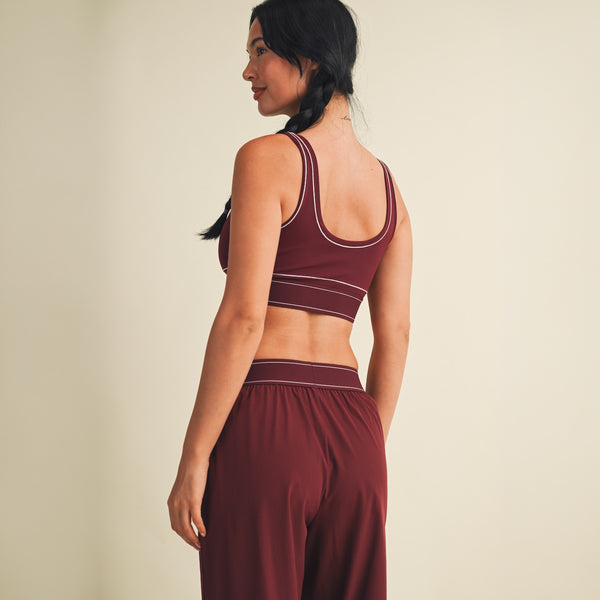 Contrast Trim Sports Bra in Burgundy