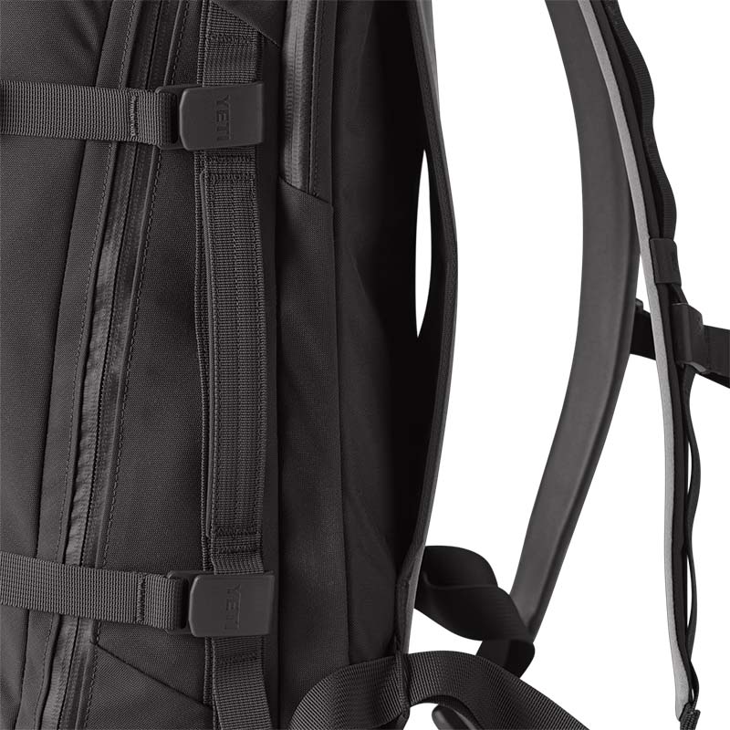 Crossroads® 27L Backpack in Black