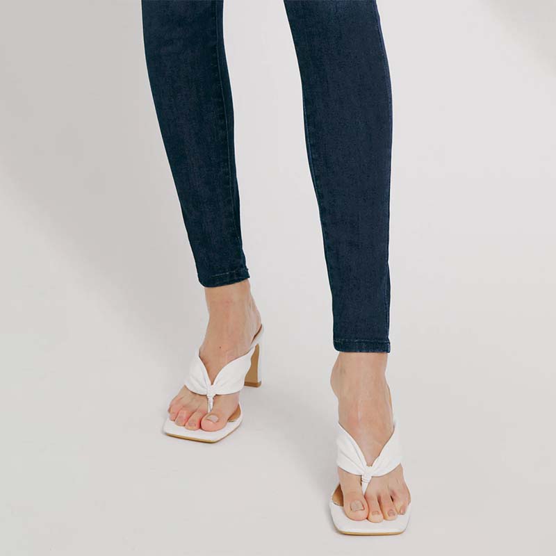 The Betsy High Rise Skinny Jeans